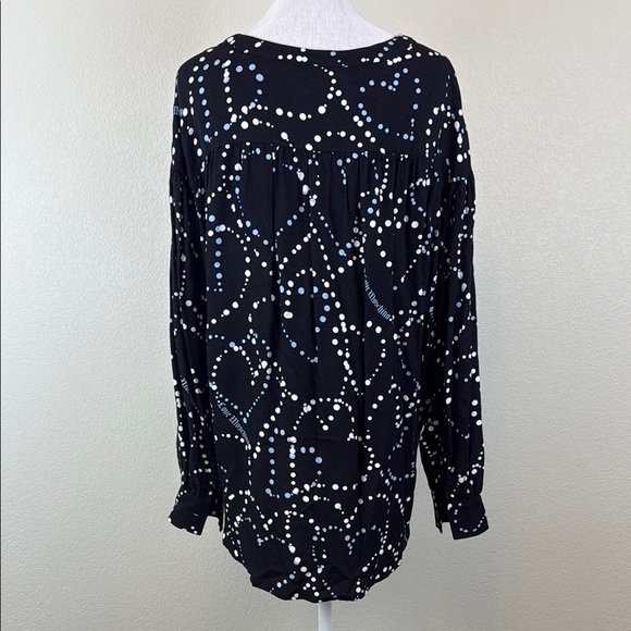 Love Moschino Black and White Oversized Graphic Button Down Blouse Size 4 - Picture 5 of 11